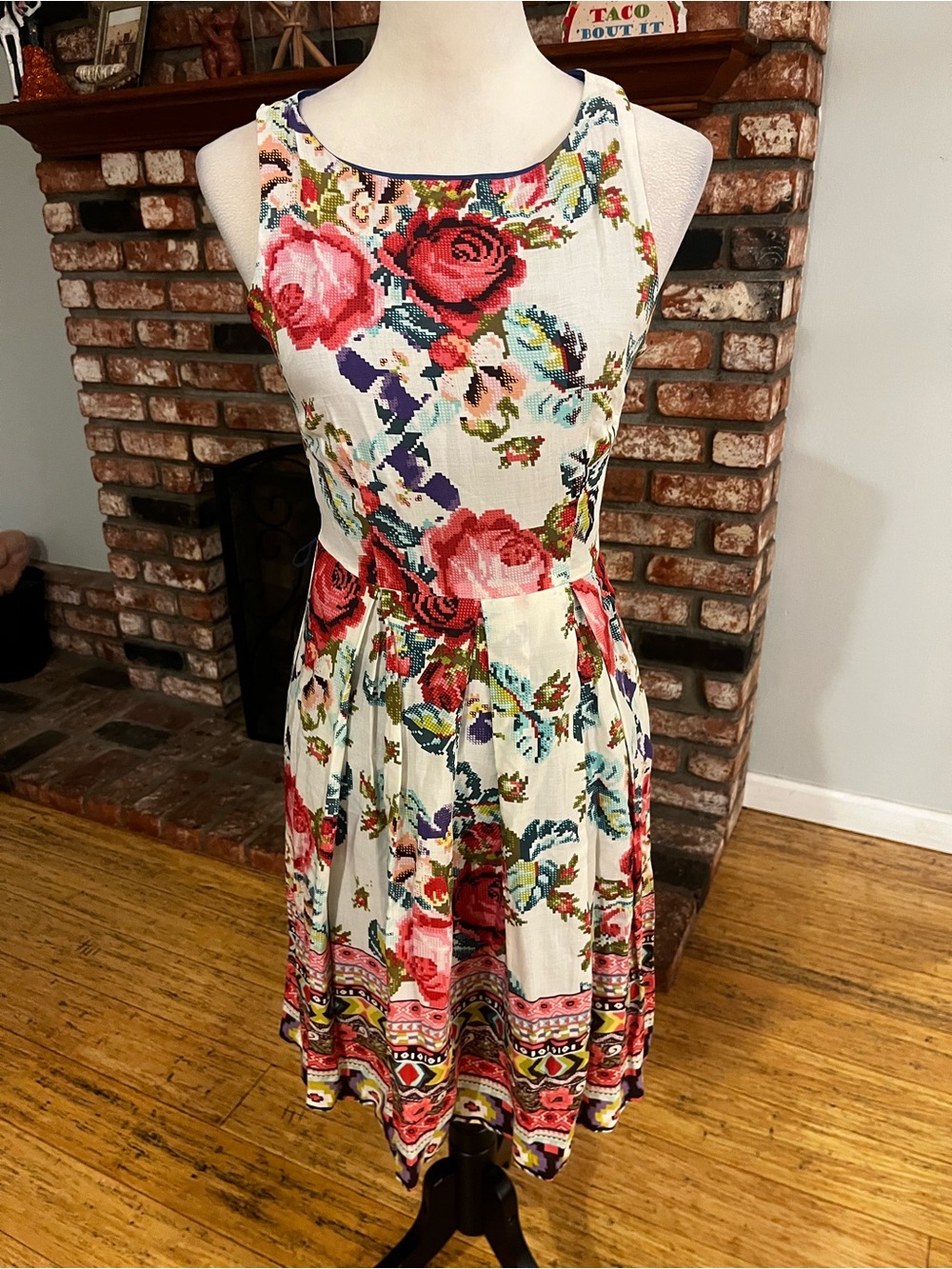 $198 Eva Franco Floral Midi Dress